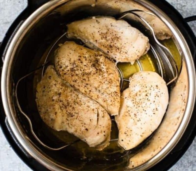 instant pot for cooking quick chicken meals at home